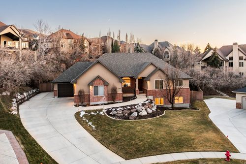 593 Hidden Cir, North Salt Lake, UT, 84054-2580 | Card Image