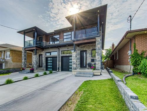81 5th Ave, Kitchener, ON, N2C1P5 | Card Image