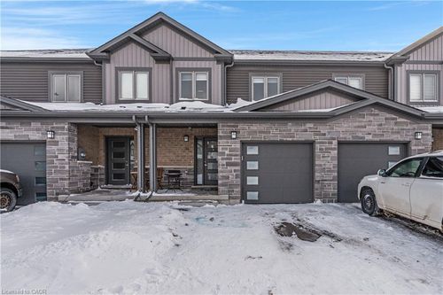 34 Nieson St, Cambridge, ON, N1R0B9 | Card Image