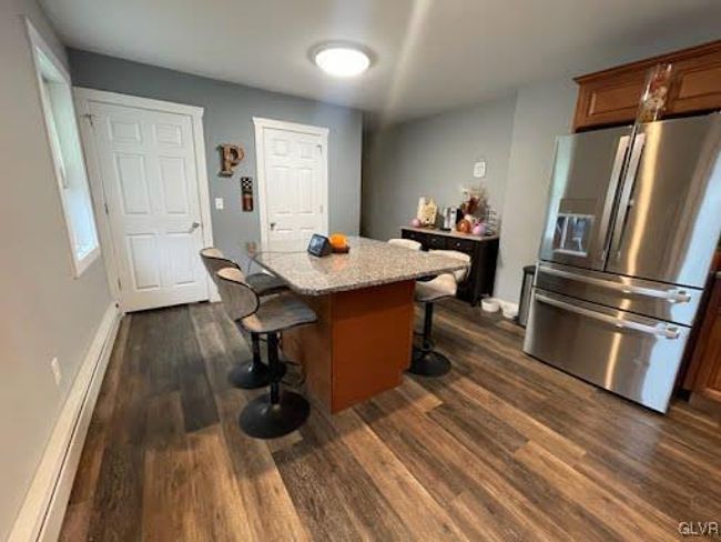 4402 Kitchen | Image 24