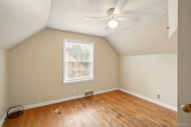 2332 Nolen Dr, House other with 5 bedrooms, 2 bathrooms and null parking in Flint MI | Image 5