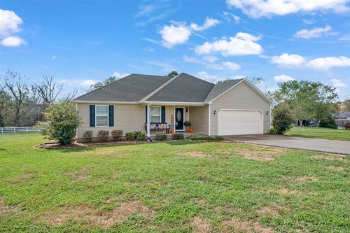 201 Elmwood Dr, Auburn, KY, 42206-8324 | Card Image