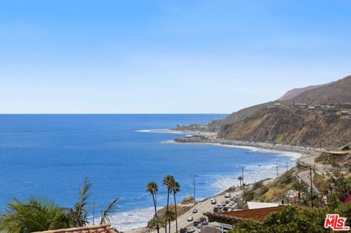 17713 Posetano Rd, Pacific Palisades, CA, 90272-4158 | Card Image