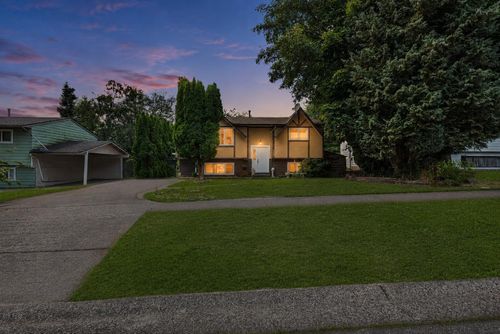 8647 August Drive, Surrey, BC, V3S5A4 | Card Image