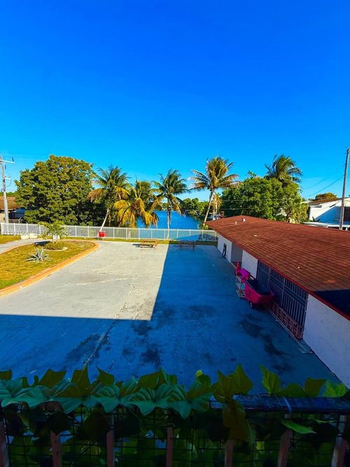 a21-6850 W 14th Ct, Hialeah, FL, 33014-4543 | Card Image
