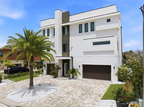 11365 6th St E, Treasure Island, FL, 33706-3027 | Card Image