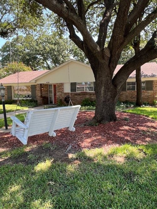 408 Carnation Ln, Hurst, TX, 76053-6415 | Card Image