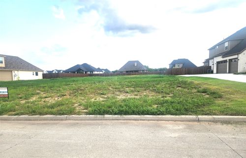 129 Chisolm Trl, Pottsboro, TX, 75076-3165 | Card Image