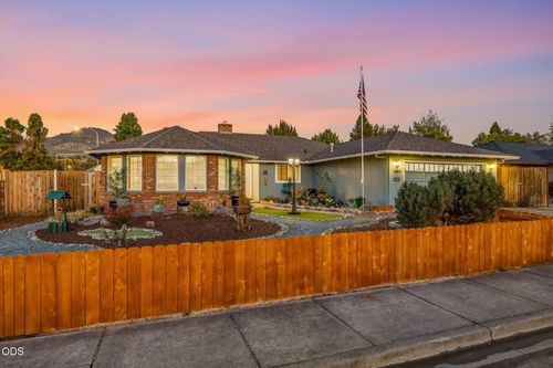 1896 Canyon Ave, Medford, OR, 97504-2125 | Card Image