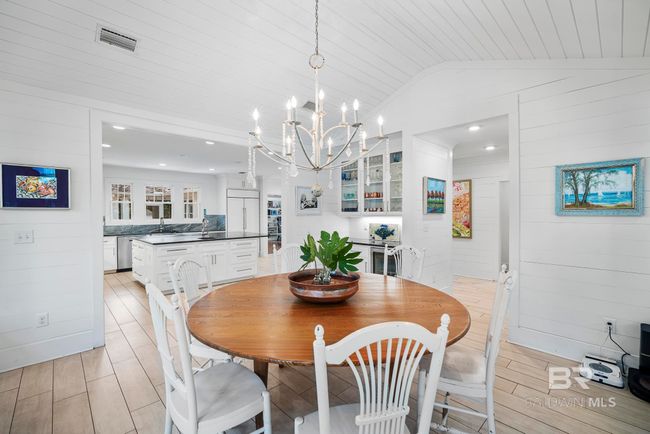 Dining Area | Image 9