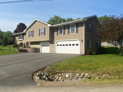 5 Michael Dr, Baileyville, ME, 04694-3335 | Card Image