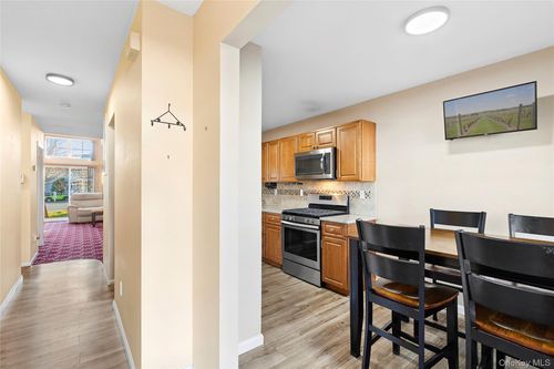 106 Northwood Blvd, Central Islip, NY, 11722-4667 | Card Image