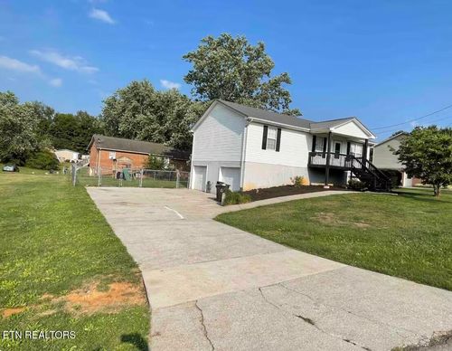 2204 Center Cir, Jefferson City, TN, 37760-4936 | Card Image