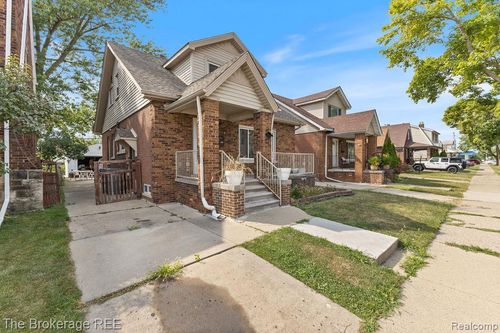 7019 Barrie St, Dearborn, MI, 48126-1720 | Card Image