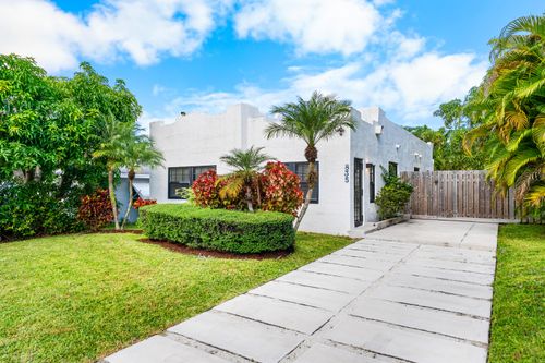 835 Flamingo Dr, West Palm Beach, FL, 33401-7207 | Card Image