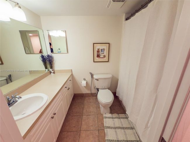 APT-3302 - 520 Se 5 Th Ave, Condo with 3 bedrooms, 2 bathrooms and null parking in Fort Lauderdale FL | Image 29