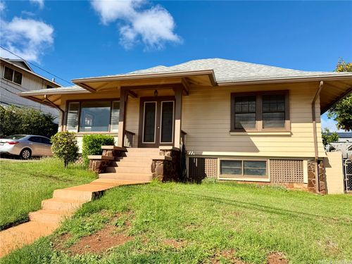 1118 15th Ave, Honolulu, HI, 96816-3740 | Card Image