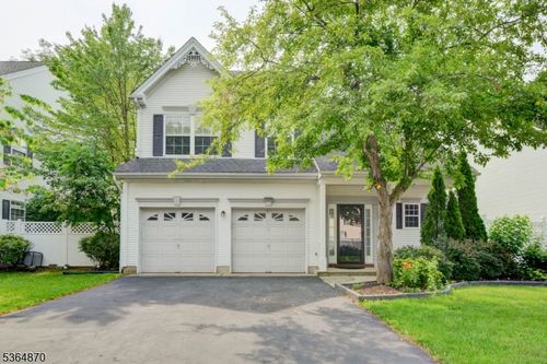 5 Marco Polo Ct, Franklin Park, NJ, 08823-1703 | Card Image