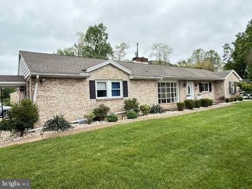 599 Claster Blvd, Dauphin, PA, 17018-9384 | Card Image