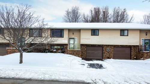 1012 W Campus Dr, Wausau, WI, 54401-1875 | Card Image