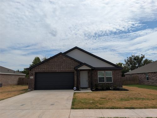 504 Jameson St, Springtown, TX, 76082-2435 | Card Image
