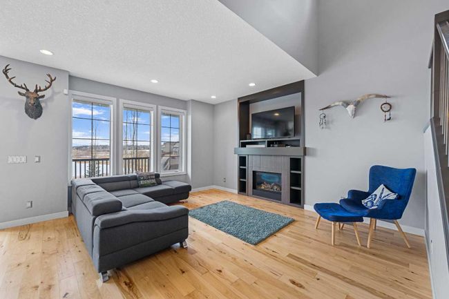 153 Marquis Point Se, Home with 4 bedrooms, 3 bathrooms and 4 parking in Calgary AB | Image 6