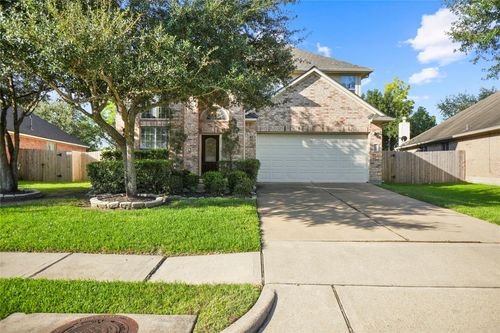 2322 Diamond Springs Dr, Pearland, TX, 77584-7871 | Card Image