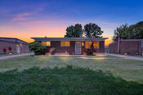 34330 Florence St, Westland, MI, 48185-8502 | Card Image