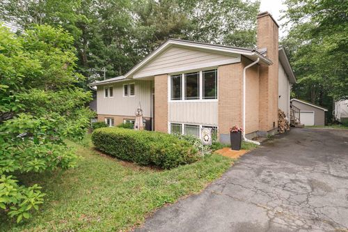 79 Ridge Ave, Waverley, NS, B2R1G5 | Card Image