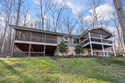 124 Catherine Dr Se, Owens Cross Roads, AL, 35763-9546 | Card Image