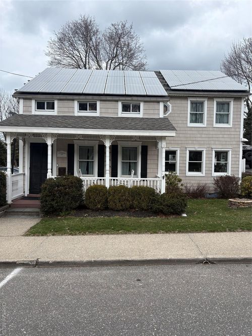 105 Myrtle Ave, Port Jefferson, NY, 11777-1712 | Card Image