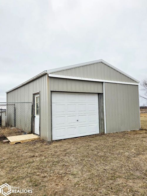 17461 Lakeview Rd, Leon, IA, 50144-1675 | Card Image