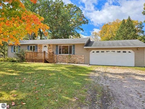 3868 Cecil Road, Cadillac, MI, 49601 | Card Image