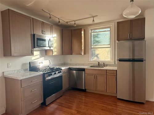 apt-3-245 Hudson St, Cornwall On Hudson, NY, 12520-1540 | Card Image