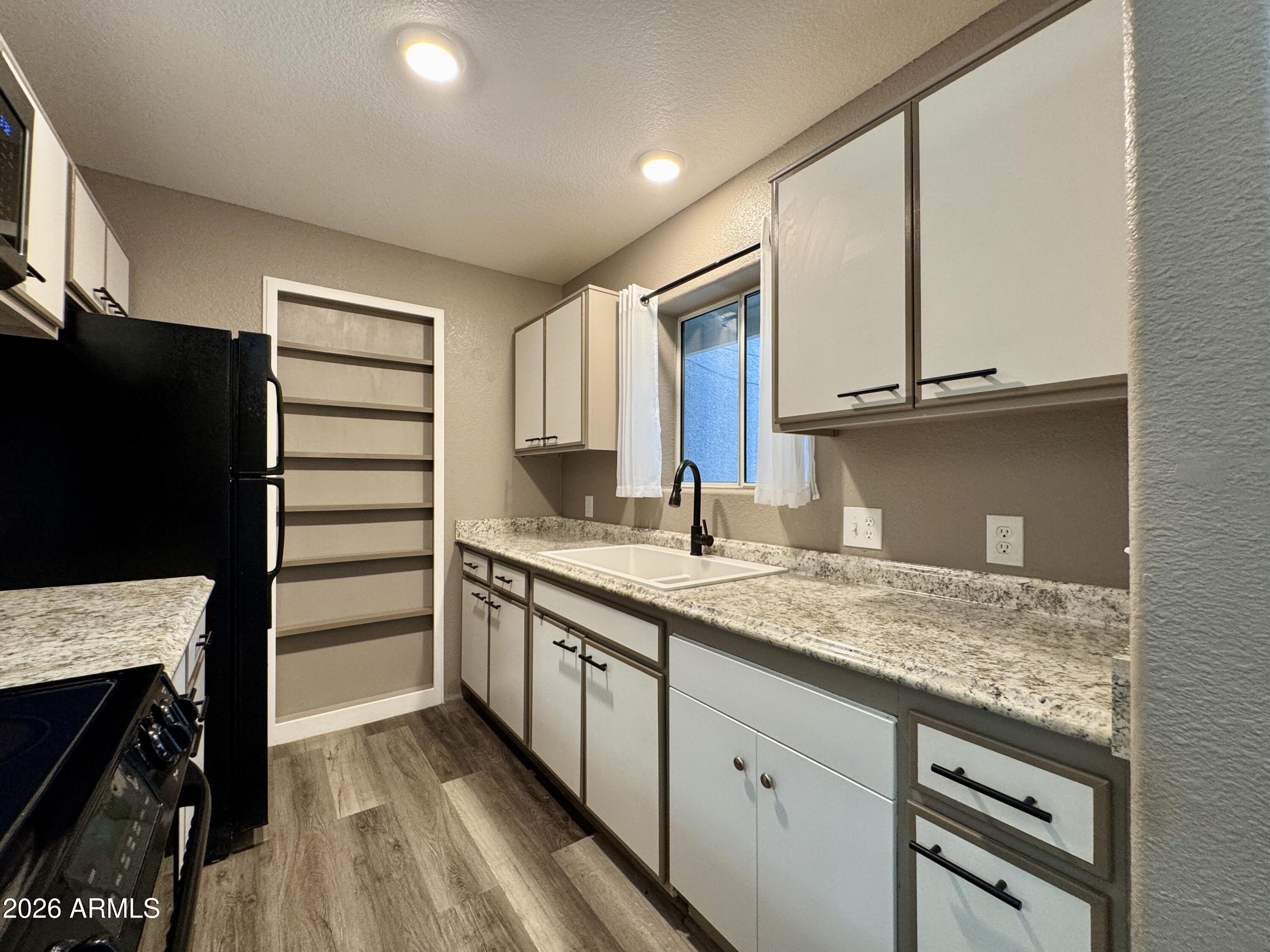 Residential Income in Rimrock 5