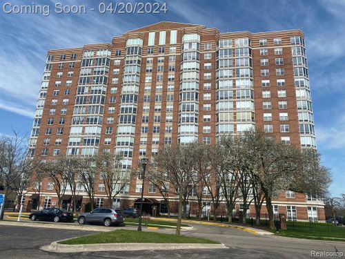 1505-250 E Harbortown Penthouse Drive, Detroit, MI, 48207 | Card Image