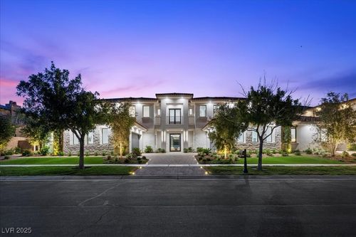 42 Ravenswood Ave, Las Vegas, NV, 89141-6084 | Card Image