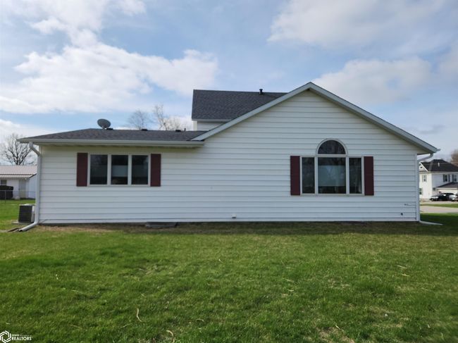 1128 Prince St, House other with 5 bedrooms, 4 bathrooms and null parking in Grinnell IA | Image 63
