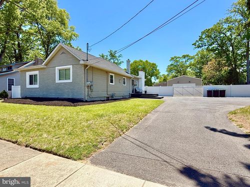 16 E 9th Ave, PINE HILL, NJ, 08021-6352 | Card Image