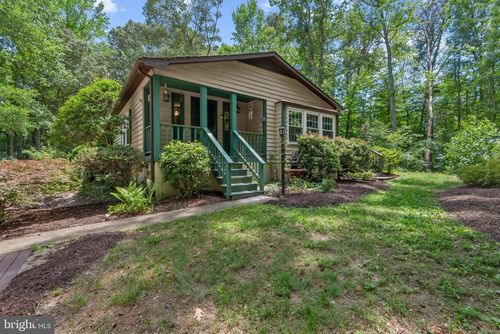925 Jones Dr, Ruther Glen, VA, 22546-1302 | Card Image