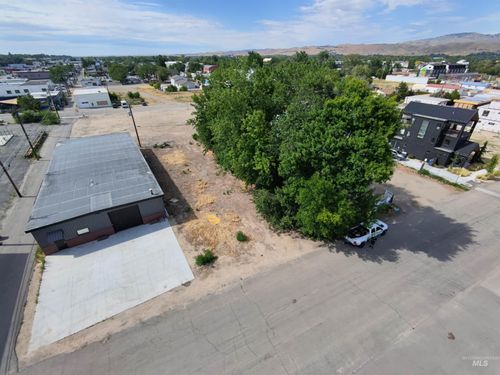 108 E 33rd St, Garden City, ID, 83714-6613 | Card Image