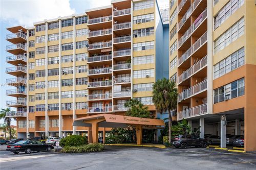 apt-610-2025 Ne 164th St, North Miami Beach, FL, 33162-4160 | Card Image