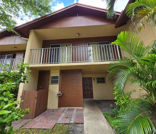 2233-2233 Nova Village Dr, Davie, FL, 33317-7032 | Card Image