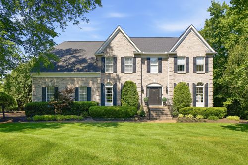 9023 Fallswood Ln, Brentwood, TN, 37027-8679 | Card Image