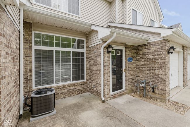 8422 Enclave Blvd, Condo with 2 bedrooms, 3 bathrooms and null parking in Fishers IN | Image 4