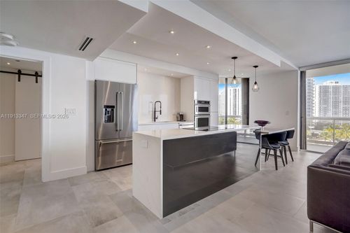 apt-802-20191 E Country Club Dr, Aventura, FL, 33180-3017 | Card Image