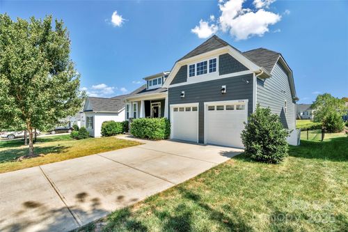 11136 Damson Plum Ln, Charlotte, NC, 28215-7600 | Card Image