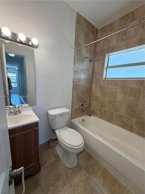 b-11 Antilla Ave, Coral Gables, FL, 33134-3400 | Card Image