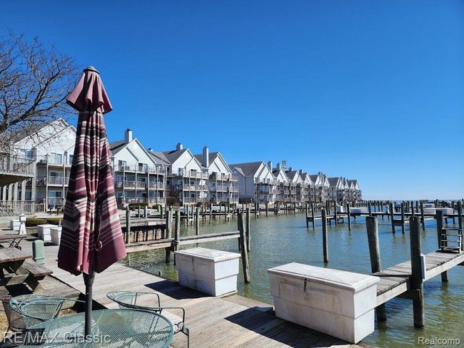 UNIT-301 - 37512 Jefferson Avenue, Condo with 2 bedrooms, 2 bathrooms and null parking in Harrison Charter Township MI | Image 6