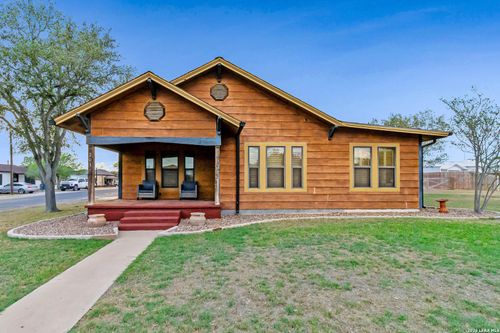 201 Brinkoeter St, Poth, TX, 78147-0317 | Card Image